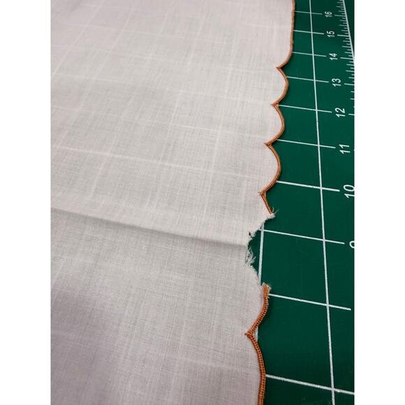 Vintage Scalloped Embroidered Napkins Set of 8 French Country Grandmillennial - Picture 8 of 12